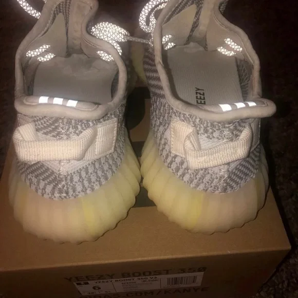 Adidas Yeezy Boost 350 V2